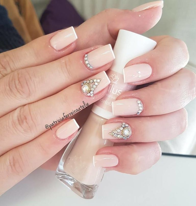 39 Modelos De Unhas Nude Com Joias